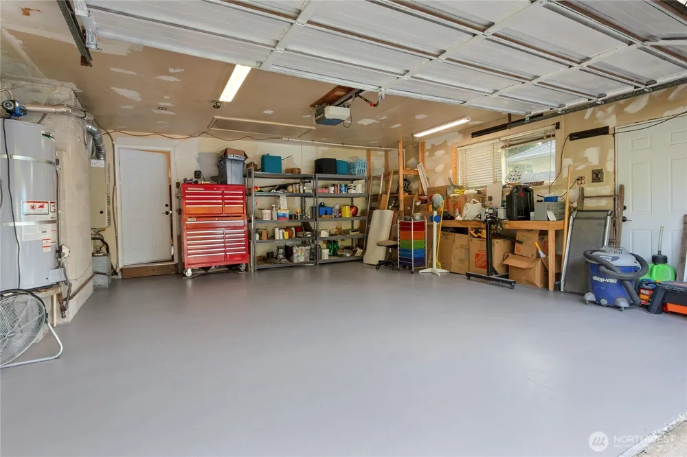 11013 Lundstrom Drive SW Lakewood, WA 98498
