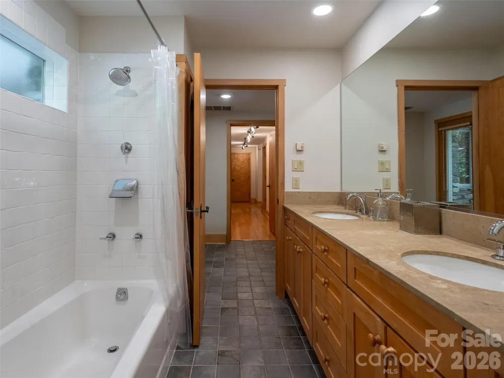 17 Amherst Road Biltmore Forest, NC 28803
