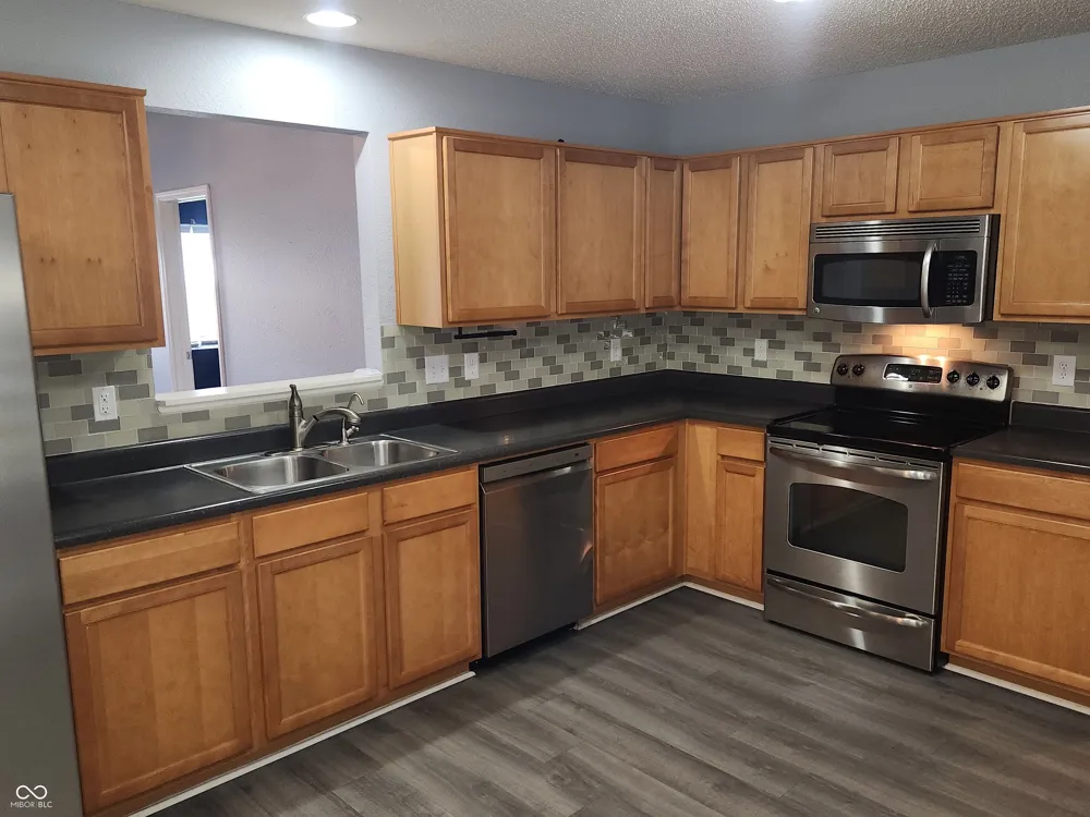 12544 Old Pond Road Noblesville, IN 46060