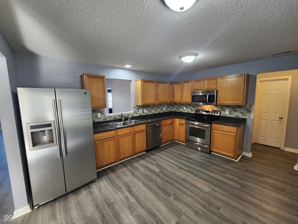 12544 Old Pond Road Noblesville, IN 46060