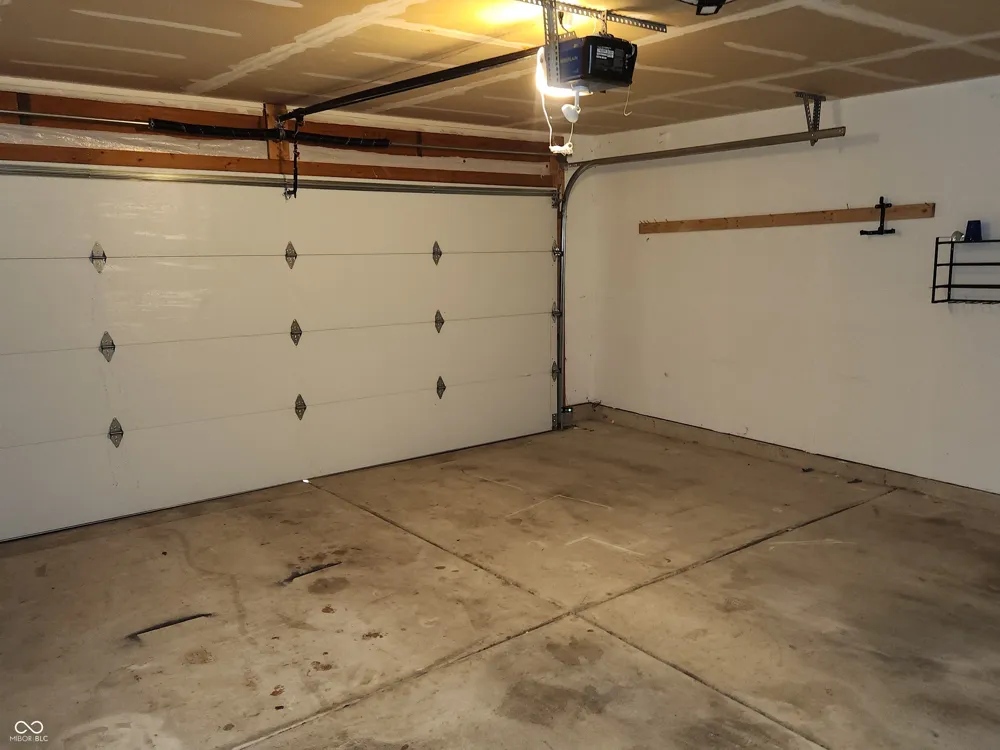 12544 Old Pond Road Noblesville, IN 46060
