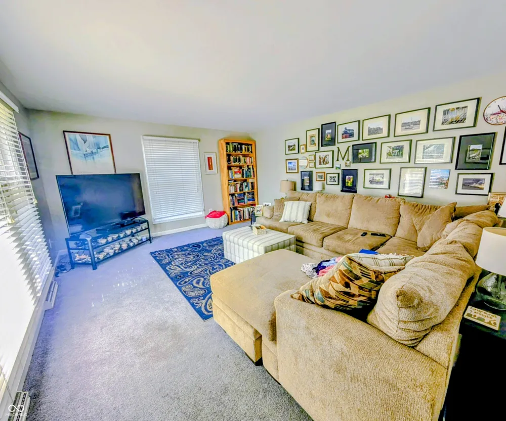 3910 Lantern Columbus, IN 47203