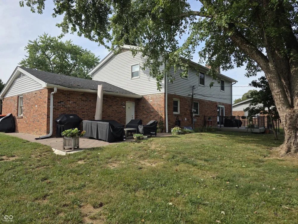 3910 Lantern Columbus, IN 47203