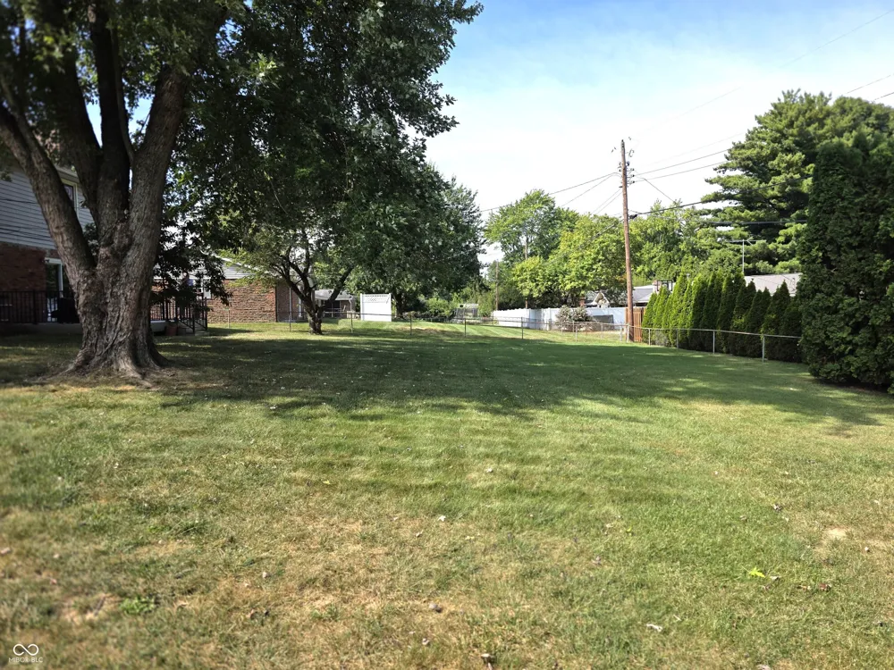 3910 Lantern Columbus, IN 47203