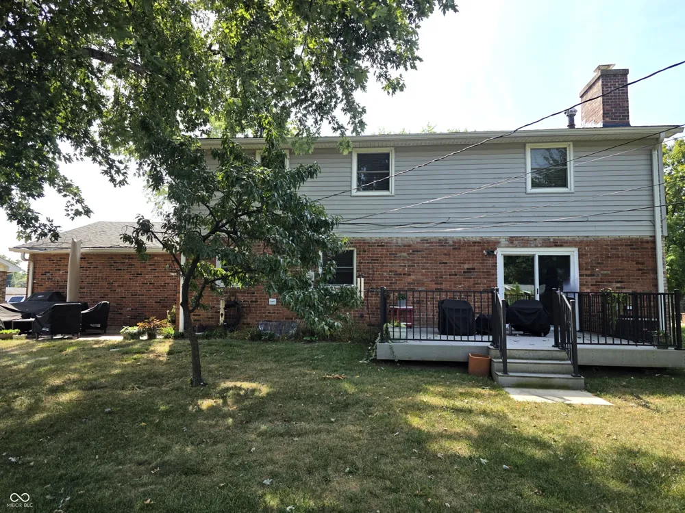 3910 Lantern Columbus, IN 47203
