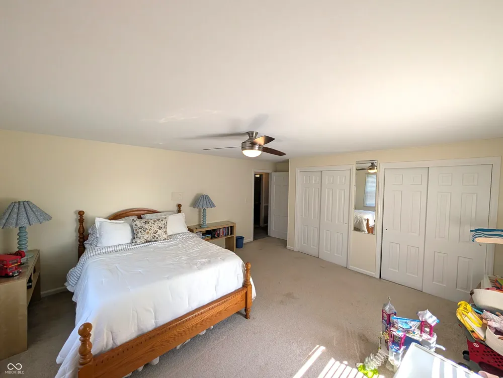 3910 Lantern Columbus, IN 47203