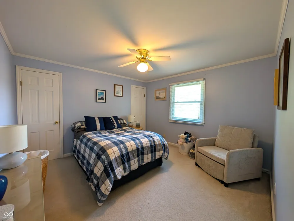 3910 Lantern Columbus, IN 47203