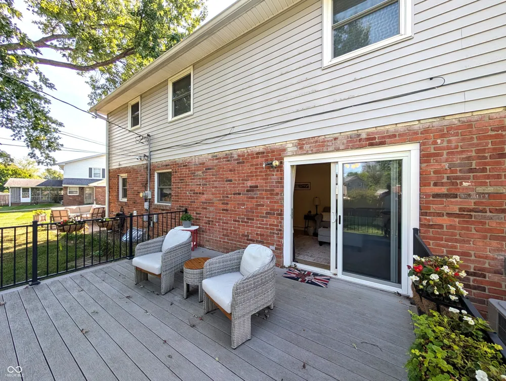3910 Lantern Columbus, IN 47203