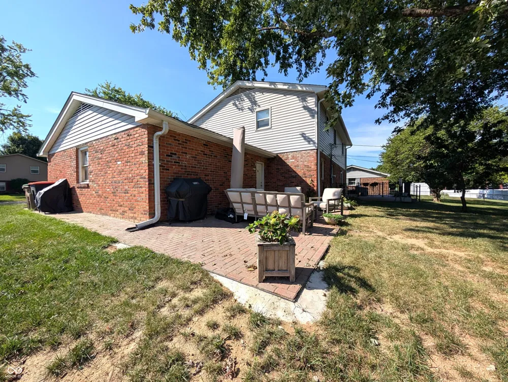 3910 Lantern Columbus, IN 47203