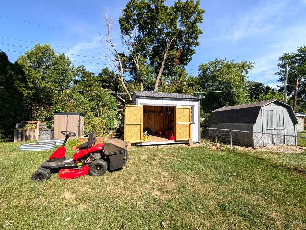 3910 Lantern Columbus, IN 47203