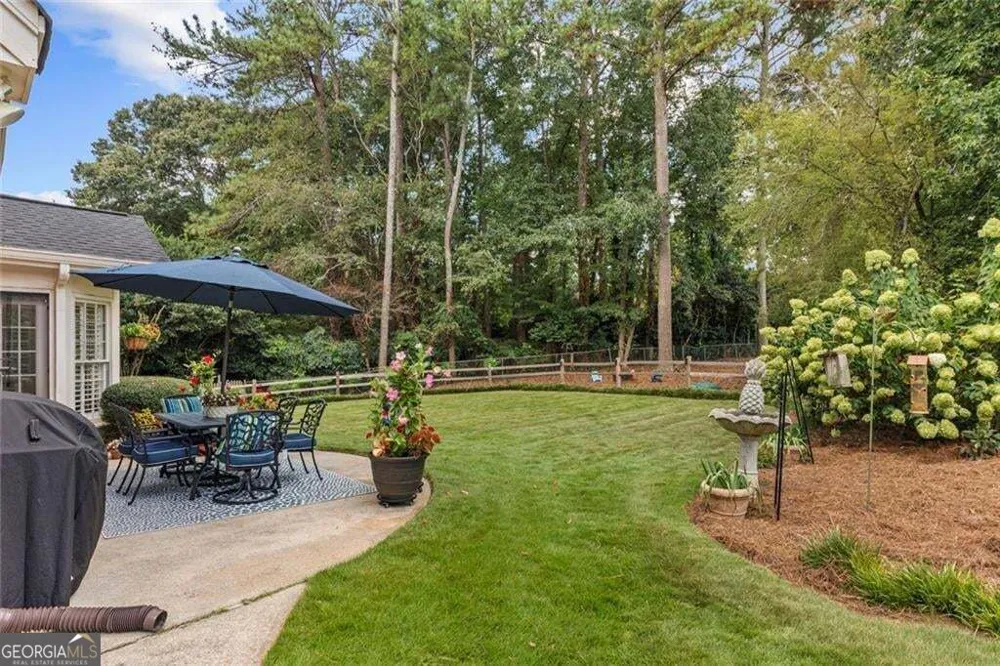 877 Guinevere WAY SW Lilburn, GA 30047