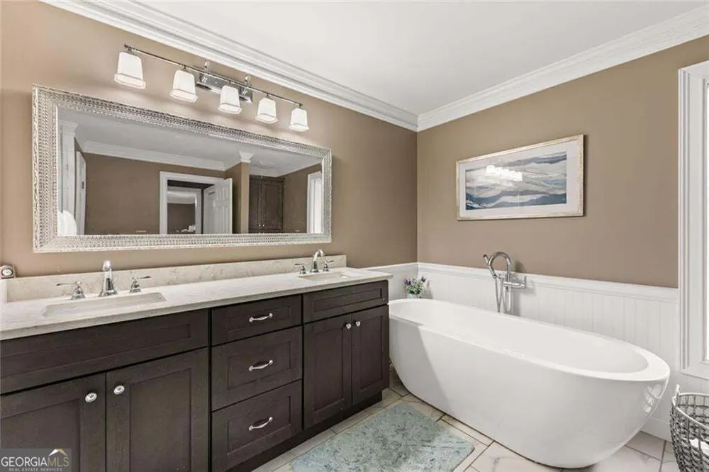 877 Guinevere WAY SW Lilburn, GA 30047