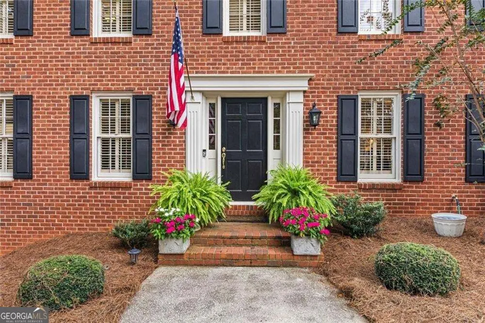 877 Guinevere WAY SW Lilburn, GA 30047