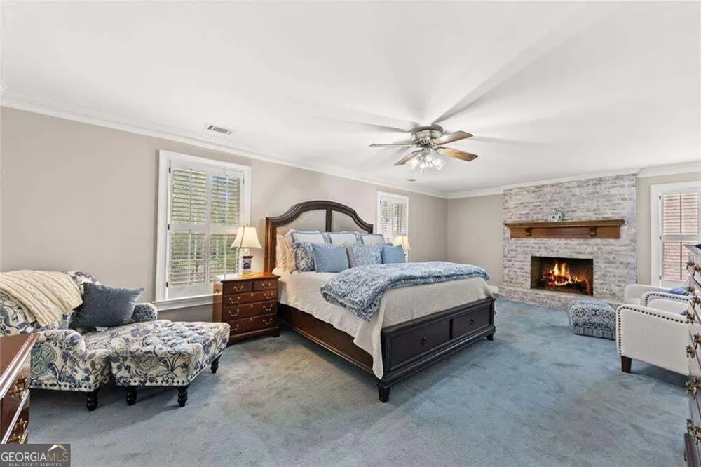 877 Guinevere WAY SW Lilburn, GA 30047