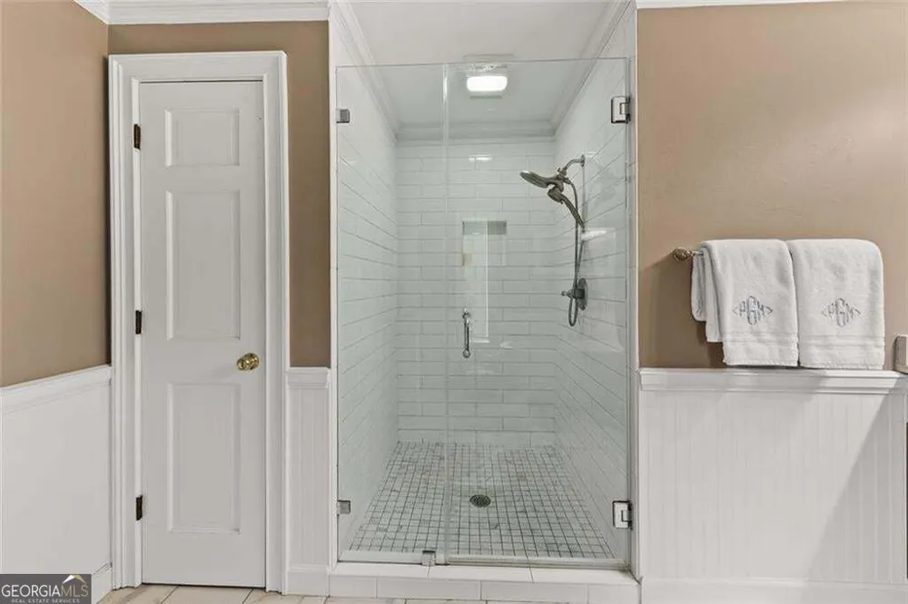 877 Guinevere WAY SW Lilburn, GA 30047