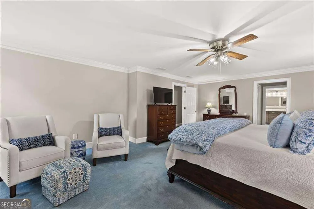 877 Guinevere WAY SW Lilburn, GA 30047