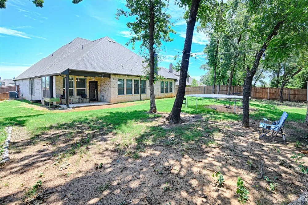1053 Legacy Oaks Joshua, TX 76058