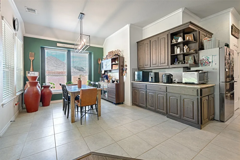 1053 Legacy Oaks Joshua, TX 76058