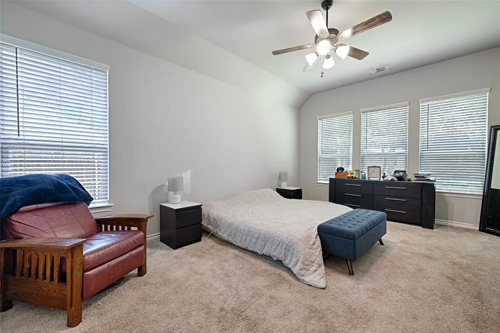 1053 Legacy Oaks Joshua, TX 76058