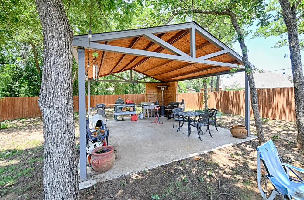 1053 Legacy Oaks Joshua, TX 76058