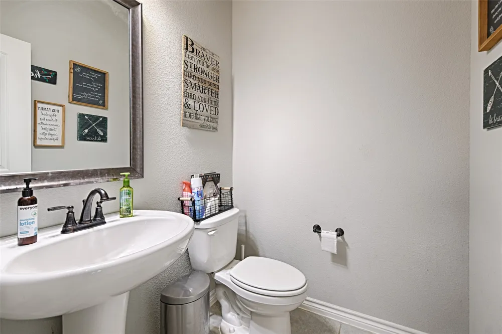 1053 Legacy Oaks Joshua, TX 76058