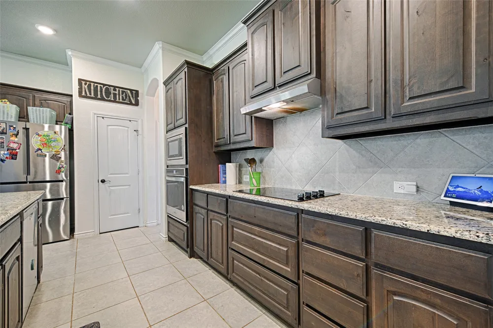 1053 Legacy Oaks Joshua, TX 76058