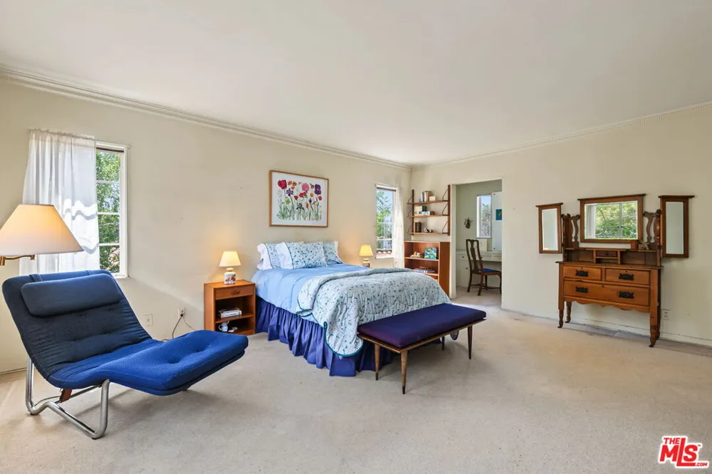 811 Thayer Avenue Los Angeles, CA 90024