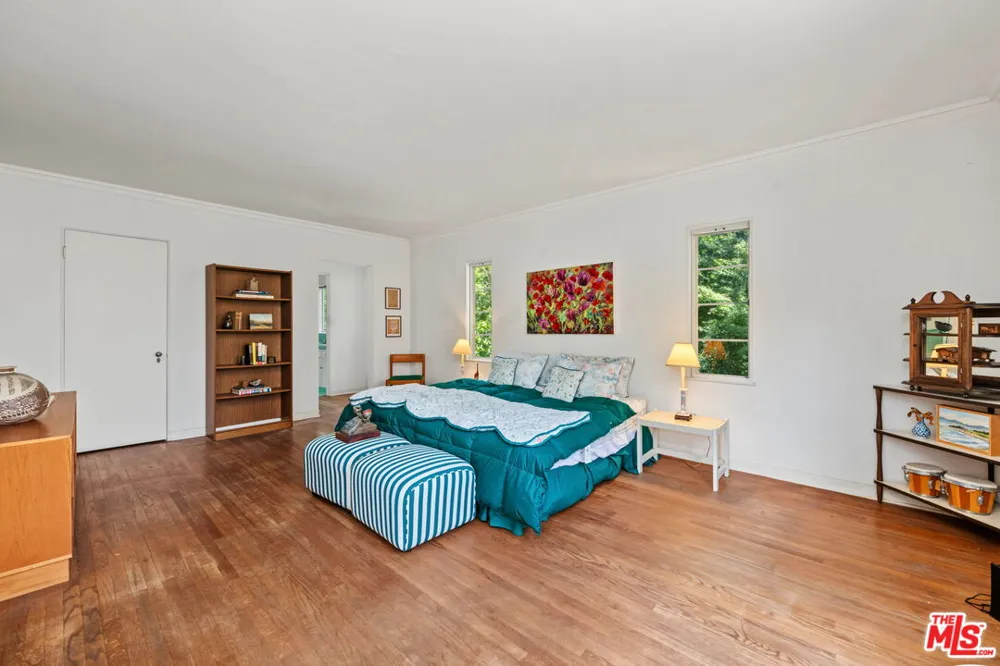 811 Thayer Avenue Los Angeles, CA 90024