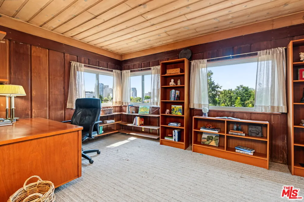 811 Thayer Avenue Los Angeles, CA 90024