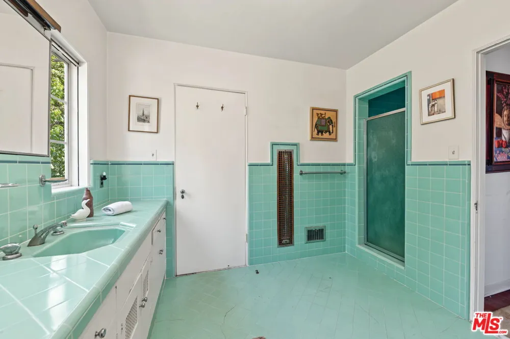 811 Thayer Avenue Los Angeles, CA 90024