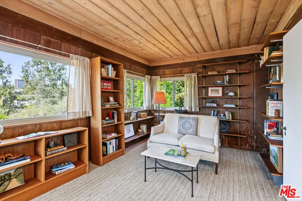 811 Thayer Avenue Los Angeles, CA 90024