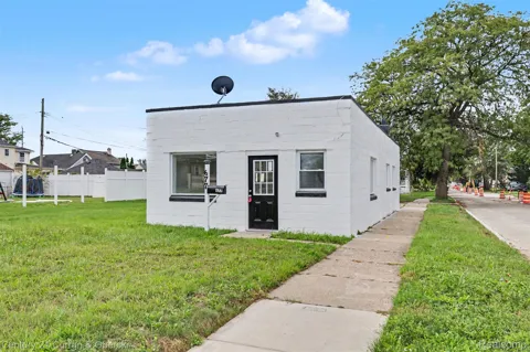 677 Goddard Street