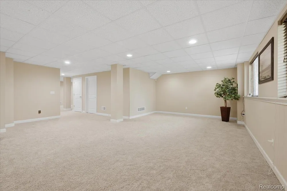 4810 E Stonegate Circle Orion Charter Township, MI 48359