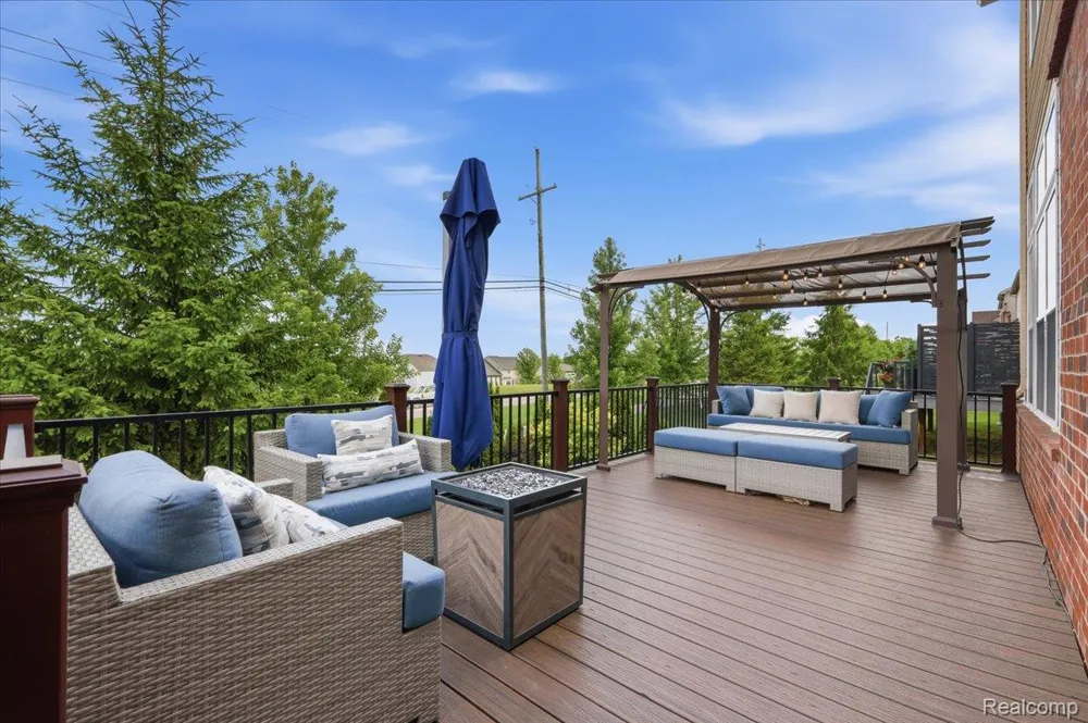 4810 E Stonegate Circle Orion Charter Township, MI 48359