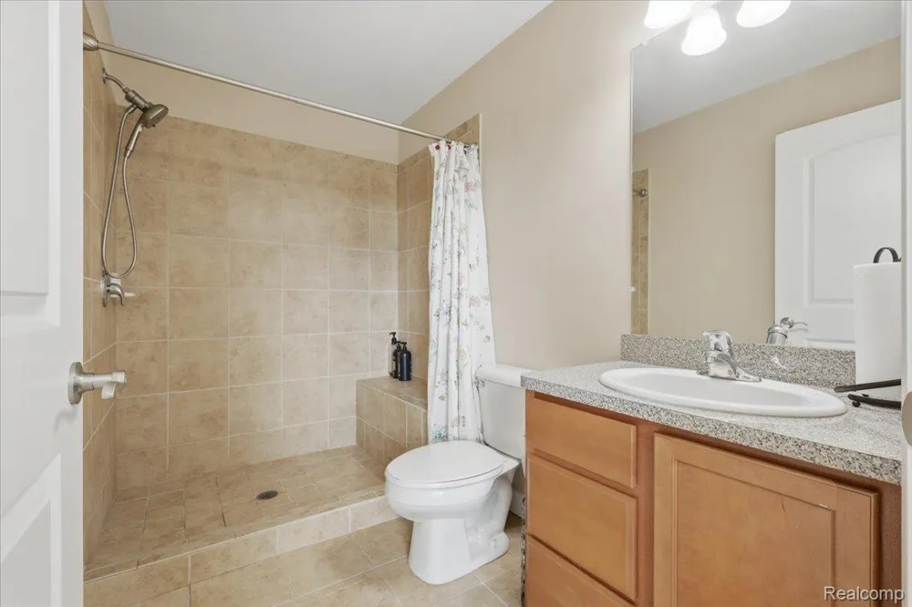 4810 E Stonegate Circle Orion Charter Township, MI 48359