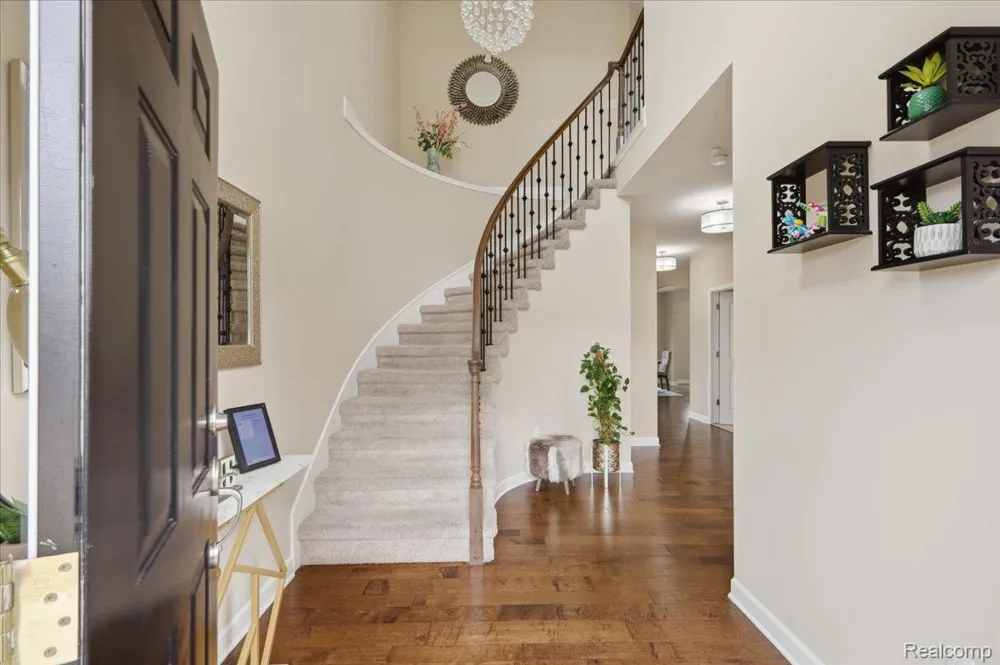 4810 E Stonegate Circle Orion Charter Township, MI 48359