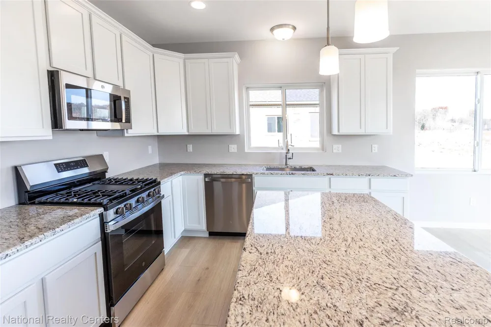 53182 Woodland Meadows Chesterfield Township, MI 48047