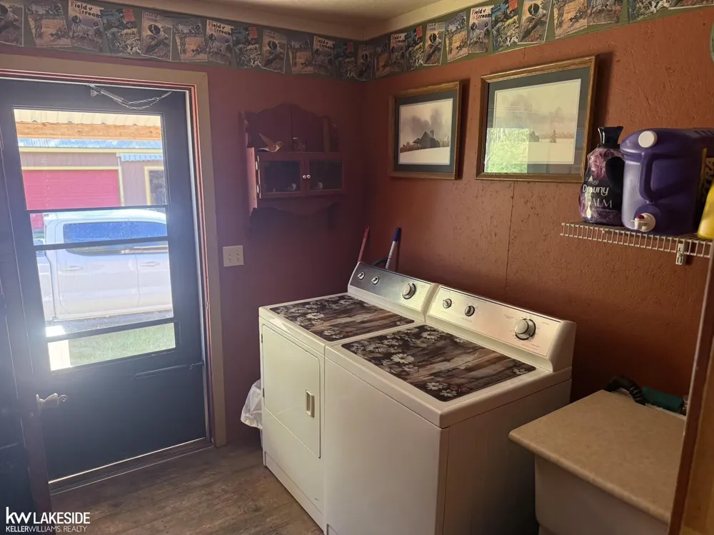 1561 W Helmer Lake Road Elmer Township, MI 48647