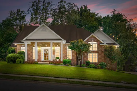 812 Brooke Valley Trce