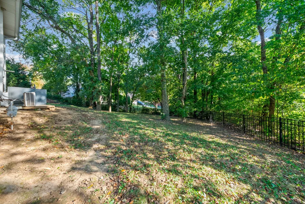 812 Brooke Valley Trce Clarksville, TN 37043