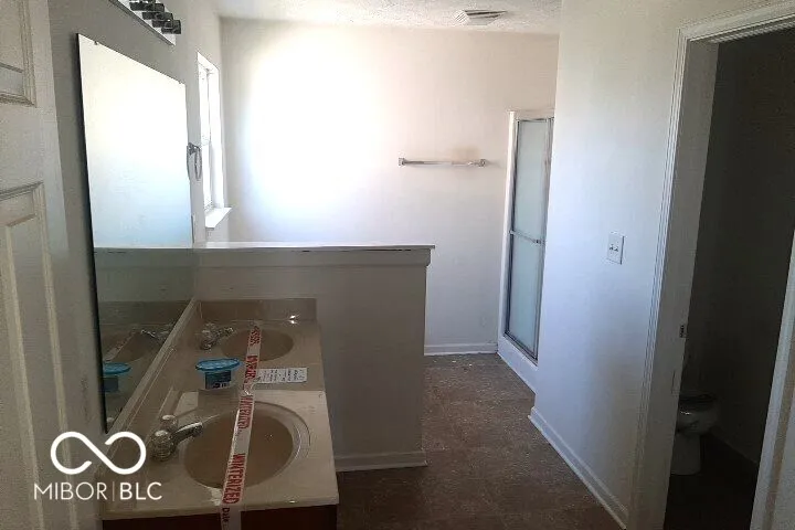 4933 Birmingham Drive Indianapolis, IN 46235