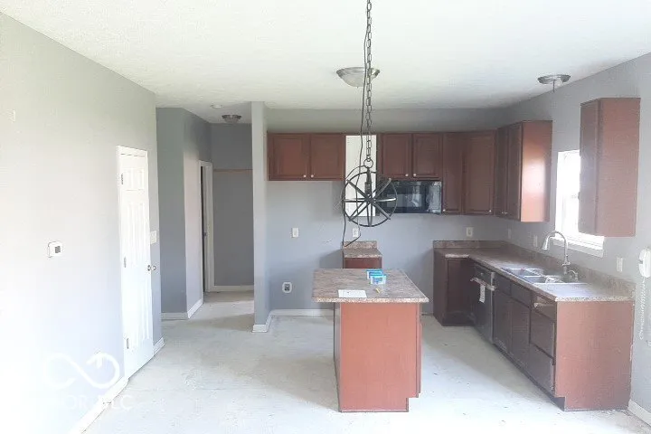 4933 Birmingham Drive Indianapolis, IN 46235