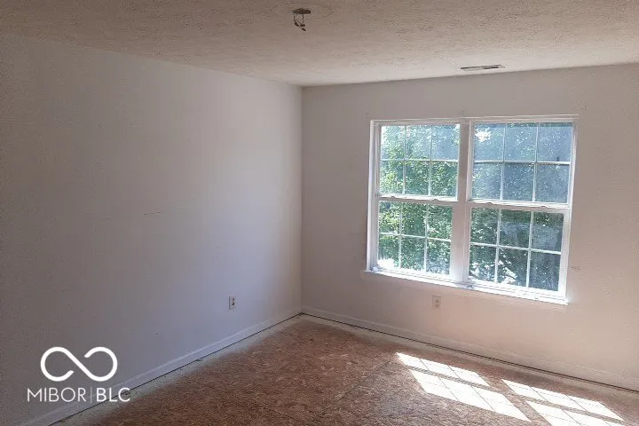 4933 Birmingham Drive Indianapolis, IN 46235