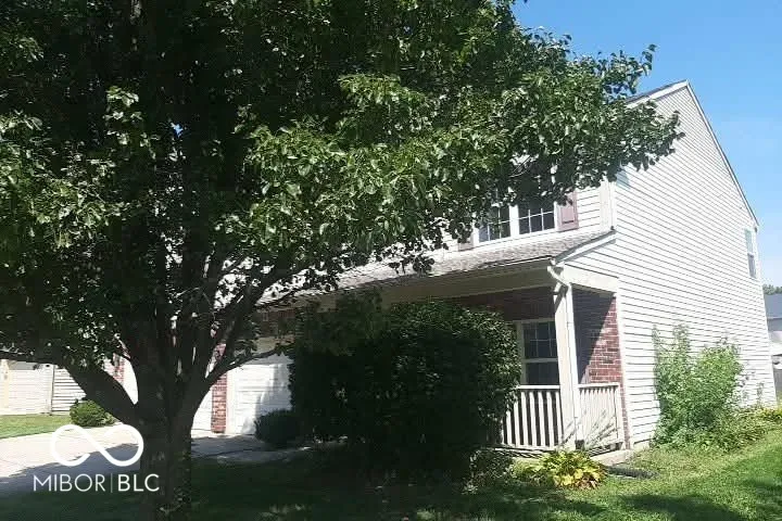4933 Birmingham Drive Indianapolis, IN 46235