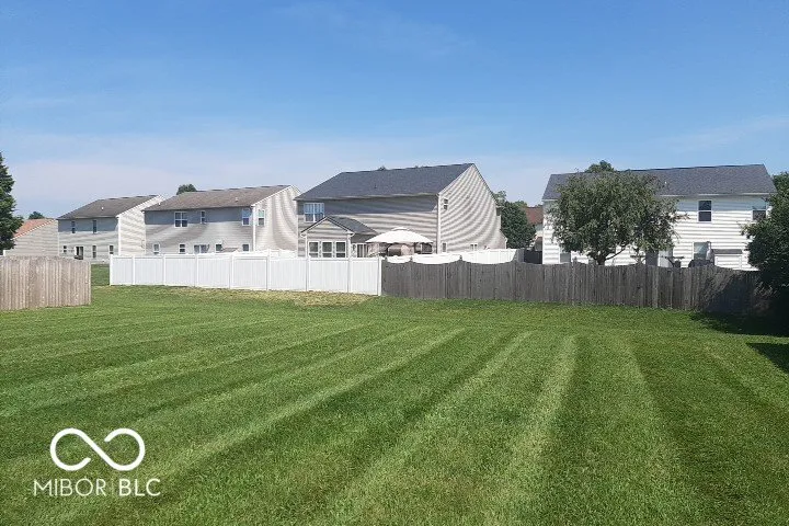 4933 Birmingham Drive Indianapolis, IN 46235