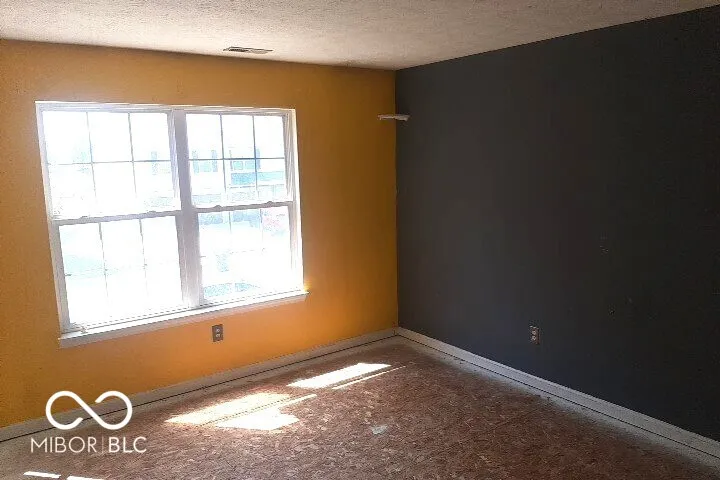 4933 Birmingham Drive Indianapolis, IN 46235
