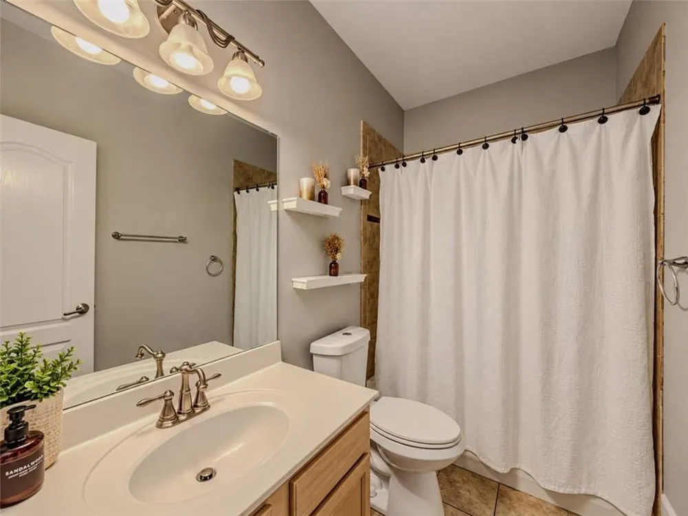 3551 Lochwolde Lane Snellville, GA 30039