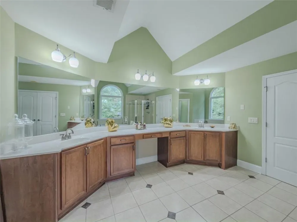 3551 Lochwolde Lane Snellville, GA 30039