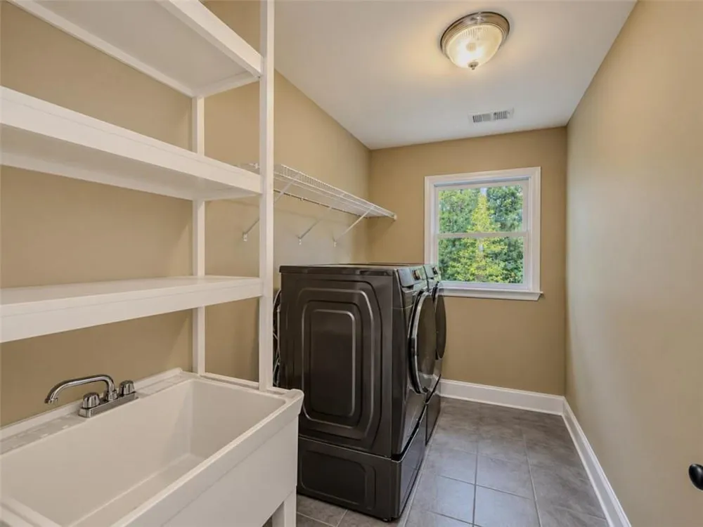 3551 Lochwolde Lane Snellville, GA 30039