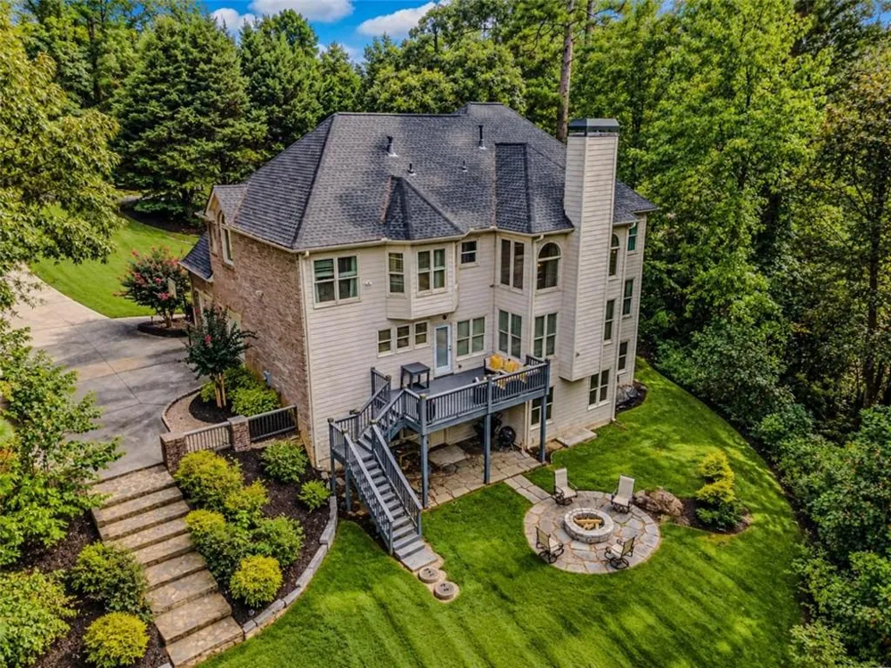 3551 Lochwolde Lane Snellville, GA 30039